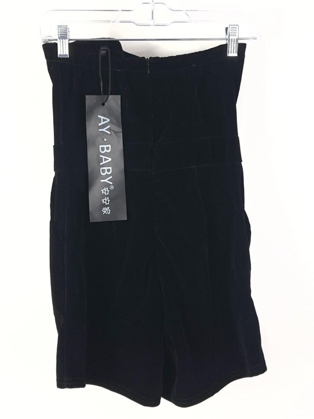 Sleek Black Top — Minimal Everyday Essential - Picture 3 of 6